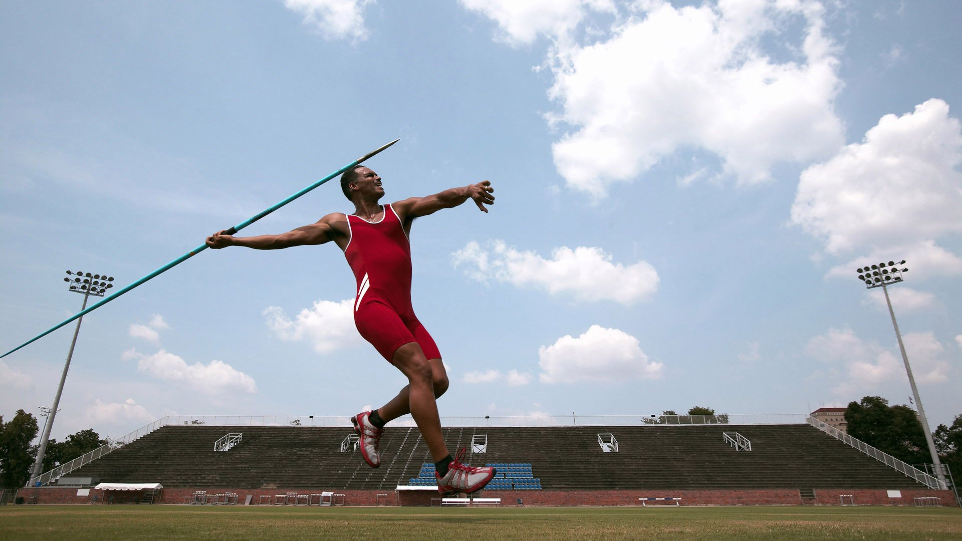 城市体育局公布未来五年赛事承办计划吸引投资关注,五城建设是体育之城