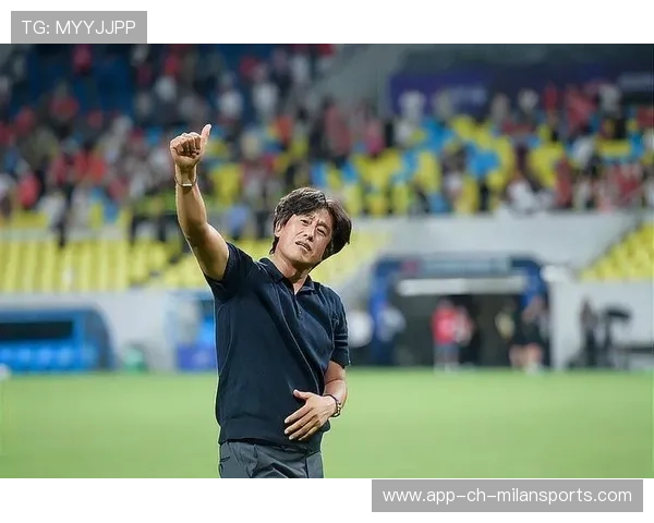 足球场边“失误”引发热议:谁说专业就一定无瑕? 足球场边“失误”引发热议:谁说专业就一定无瑕?